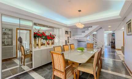 Casa com 5 quartos à venda na Avenida General Barreto Viana, 671, Chácara das Pedras, Porto Alegre, 654 m2 por R$ 2.980.000