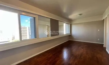 Apartamento com 1 quarto à venda na rua duque de caxias, 1735, centro histórico, porto alegre, 30 m2 por r$ 310.000