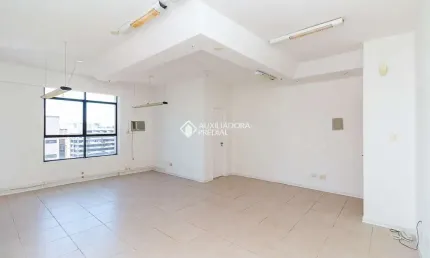 Sala comercial à venda na Rua Felicíssimo de Azevedo, 53, Auxiliadora, Porto Alegre, 37 m2 por R$ 190.000