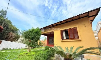 Casa com 3 quartos à venda na Travessa Nossa Senhora de Lourdes, 81, Tristeza, Porto Alegre, 318 m2 por R$ 1.200.000