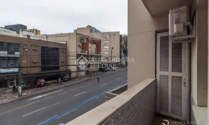 Apartamento com 3 quartos à venda na Avenida Independência, 831, Independência, Porto Alegre, 163 m2 por R$ 470.000