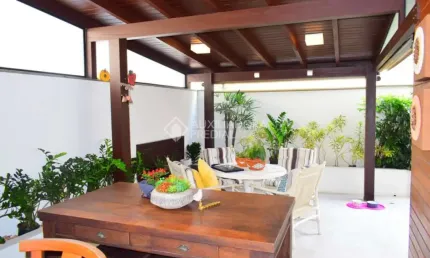 Apartamento com 4 quartos à venda na Rua Madalena Barbi, 39, Centro, Florianópolis, 129 m2 por R$ 1.900.000