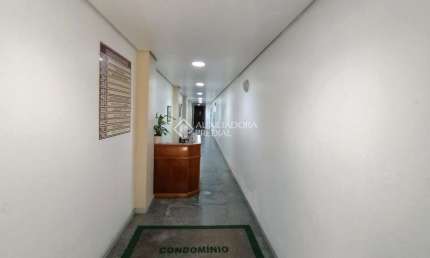 Sala comercial à venda na Rua Coronel Fernando Machado, 981, Centro Histórico, Porto Alegre, 50 m2 por R$ 141.000