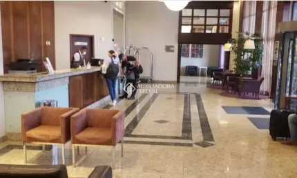 Sala comercial à venda na Avenida Borges de Medeiros, 2105, Praia de Belas, Porto Alegre, 37 m2 por R$ 300.000