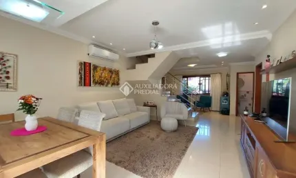 Casa com 3 quartos à venda na rua moacyr godoy ilha, 202, espírito santo, porto alegre, 360 m2 por r$ 890.000