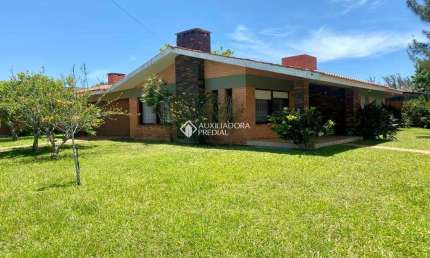 Casa com 4 quartos à venda na Rua Rio Jacuí, 1104, Centro, Xangri-Lá, 218 m2 por R$ 1.698.000