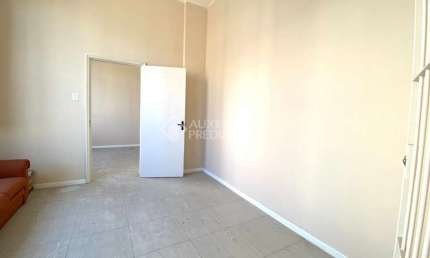 Sala comercial à venda na Avenida Borges de Medeiros, 308, Praia de Belas, Porto Alegre, 39 m2 por R$ 106.500
