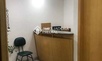 Sala comercial para alugar na Avenida Carlos Gomes, 1610, Três Figueiras, Porto Alegre, 36 m2 por R$ 2.300