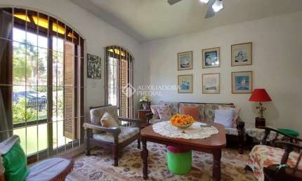 Casa com 3 quartos à venda na Avenida Teixeira Mendes, 298, Chácara das Pedras, Porto Alegre, 114 m2 por R$ 790.000