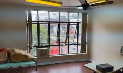 Sala comercial à venda na Avenida Cristóvão Colombo, 1168, Floresta, Porto Alegre, 24 m2 por R$ 90.000