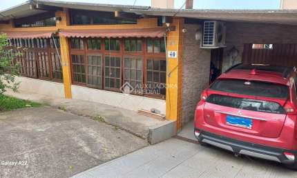 Casa com 3 quartos à venda na Rua Vicenta Maria, 40, Rubem Berta, Porto Alegre, 200 m2 por R$ 640.000