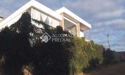 Casa com 3 quartos à venda na Rua Amapá, 1608, Vila Nova, Porto Alegre, 312 m2 por R$ 950.000
