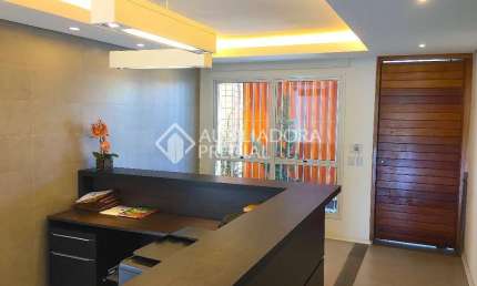 Casa comercial à venda na Avenida Doutor Carlos Barbosa, 926, Medianeira, Porto Alegre, 250 m2 por R$ 910.027