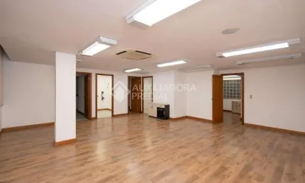 Sala comercial à venda na Avenida Carlos Gomes, 1000, Auxiliadora, Porto Alegre, 161 m2 por R$ 820.000
