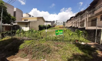 Terreno à venda na Rua Roberto João Deitos, 999, Nossa Senhora da Saúde, Caxias do Sul, 360 m2 por R$ 300.000