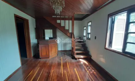 Casa com 5 quartos à venda na Madrinheiro João Saturnino dos Passos, 125, Cruzeiro, Caxias do Sul, 300 m2 por R$ 689.000