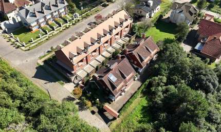 Casa em condomínio fechado com 4 quartos à venda na NAGIBE GALDINO DA ROSA, 613, Centro, Canela, 180 m2 por R$ 1.190.000