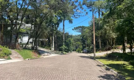 Terreno em condomínio fechado à venda na quadra d lote 14, 14, parque pinheiro grosso, canela, 744 m2 por r$ 640.000