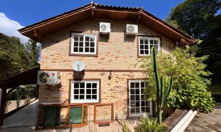 Casa com 3 quartos à venda na Laurindo Comiotto, 775, Lagos do Bosque, Gramado, 120 m2 por R$ 1.390.000
