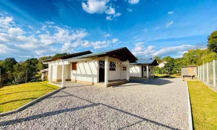Casa com 2 quartos para alugar na Dez De Dezembro, 30, Vale dos Pinheiros, Gramado por R$ 2.600