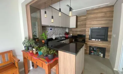 Casa com 2 quartos à venda na Avenida Vasco Alves Pereira, 790, Morada da Colina, Guaíba, 131 m2 por R$ 550.000