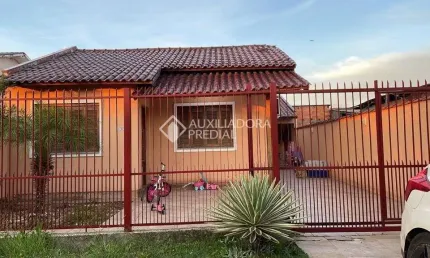 Casa com 2 quartos à venda na Clara, Santa, 135, Jardim dos Lagos, Guaíba, 70 m2 por R$ 400.000