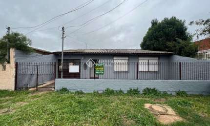 Casa com 3 quartos à venda na Sílvio de Freitas Remédio, 528, Parque 35, Guaíba, 100 m2 por R$ 350.000