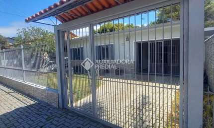 Casa com 3 quartos à venda na Rua Adão Couto, 1401, Centro, Guaíba, 120 m2 por R$ 500.000