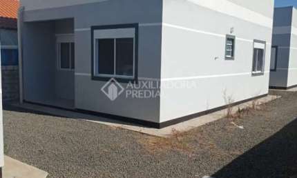 Casa com 1 quarto à venda na Quinze, 551, Vila Pedras Brancas, Guaíba, 47 m2 por R$ 165.000