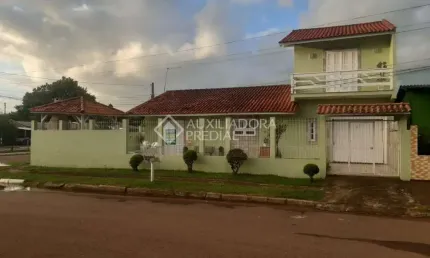Casa com 3 quartos à venda na Avenida Ponche Verde, 837, Jardim dos Lagos, Guaíba, 131 m2 por R$ 450.000