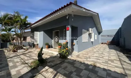 Casa com 3 quartos à venda na Avenida Perimetral, 452, Centro, Guaíba, 149 m2 por R$ 630.000