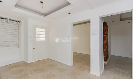 Apartamento com 3 quartos à venda na Rua Vinte e Quatro de Maio, 20, Centro Histórico, Porto Alegre, 56 m2 por R$ 200.000