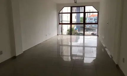 Sala comercial à venda na rua fioravante milanez, 68, centro, canoas, 36 m2 por r$ 160.999