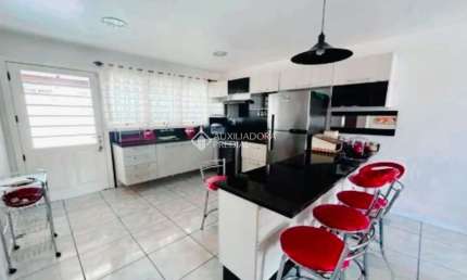 Casa com 3 quartos à venda na Rua Doutor Alfredo Angelo Filho, 497, Igara, Canoas, 206 m2 por R$ 889.000