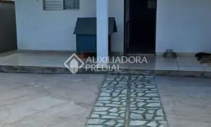 Casa com 2 quartos à venda na Rua Califórnia, 148, Mato Grande, Canoas, 60 m2 por R$ 320.000