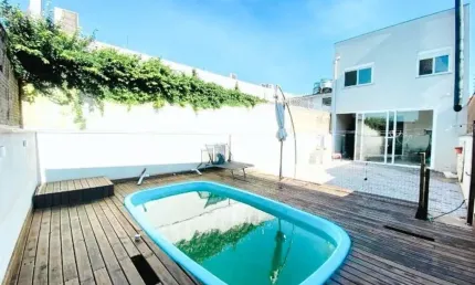 Casa com 2 quartos à venda na Avenida Agostini, 54, Navegantes, Porto Alegre, 172 m2 por R$ 850.000