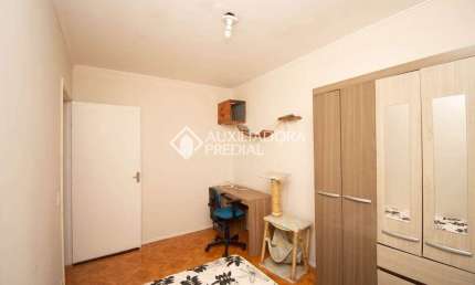 Apartamento com 2 quartos à venda na Rua Oscar Ferreira, 75, Rubem Berta, Porto Alegre, 54 m2 por R$ 120.000