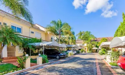 Casa em condomínio fechado com 3 quartos à venda na rua doutor barcelos, 2317, tristeza, porto alegre, 150 m2 por r$ 584.000
