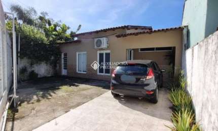 Casa com 3 quartos à venda na Avenida Professor Paula Soares, 1021, Jardim Itu Sabará, Porto Alegre, 120 m2 por R$ 697.000