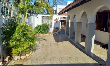 Casa com 3 quartos à venda na Rua Cangussu, 587, Nonoai, Porto Alegre, 284 m2 por R$ 1.000.000