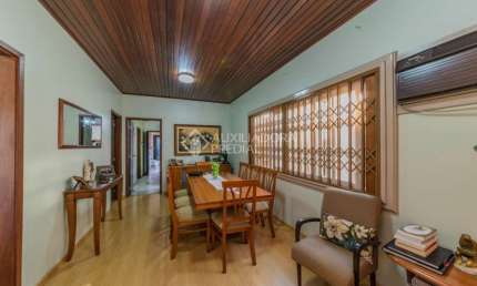 Casa com 3 quartos à venda na Avenida Benno Mentz, 1707, Vila Ipiranga, Porto Alegre, 128 m2 por R$ 500.000
