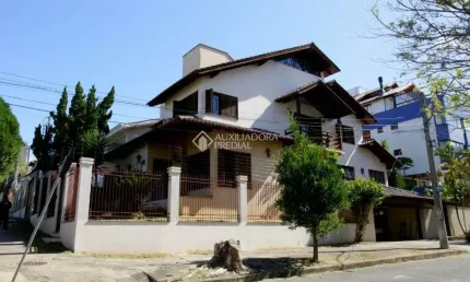 Casa em condomínio fechado com 4 quartos à venda na Rua Dona Adda Mascarenhas de Moraes, 1457, Jardim Itu Sabará, Porto Alegre, 338 m2 por R$ 1.750.000