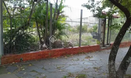 Terreno em condomínio fechado à venda na Rua Nunes, 114, Medianeira, Porto Alegre, 630 m2 por R$ 880.000