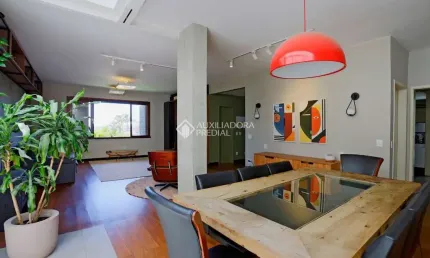 Casa com 4 quartos à venda na Rua Alfredo Schuett, 823, Três Figueiras, Porto Alegre, 390 m2 por R$ 2.400.000