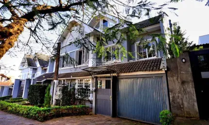 Casa em condomínio fechado com 3 quartos à venda na rua doutor barbosa gonçalves, 230, chácara das pedras, porto alegre, 186 m2 por r$ 1.350.000