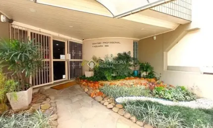 Sala comercial à venda na avenida taquara, 198, petrópolis, porto alegre, 30 m2 por r$ 115.000