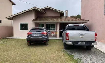 Casa com 3 quartos à venda na Buenos Aires, 170, Ubatuba, São Francisco do Sul, 120 m2 por R$ 575.000