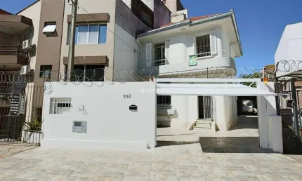 Casa com 2 quartos à venda na Rua João Guimarães, 252, Santa Cecília, Porto Alegre, 213 m2 por R$ 850.000