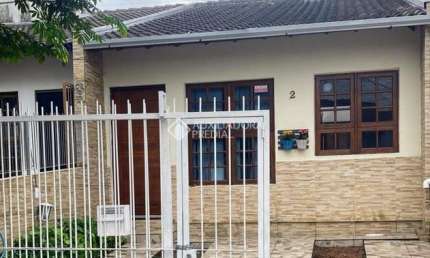 Casa em condomínio fechado com 2 quartos à venda na Rua Emília Gaúna Bochehin, 502, Parque da Matriz, Cachoeirinha, 63 m2 por R$ 260.000