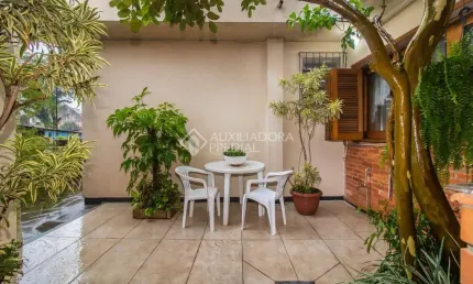 Casa com 3 quartos à venda na Rua Fátima, 314, Partenon, Porto Alegre, 289 m2 por R$ 850.000